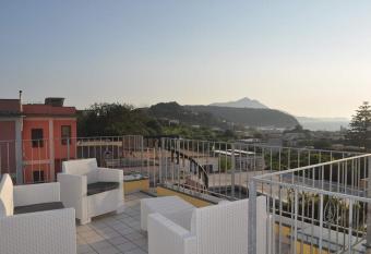 Dalla Maestra Lucia has Balcony rooms