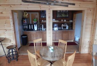 Alpine Inn has Balcony rooms