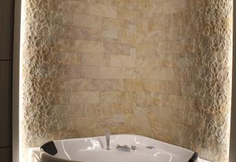 Villa Martina Luxury Rooms has rooms with a private hot tub