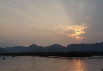 CatBa Backpacker Hostel allows 18 year olds to book a room