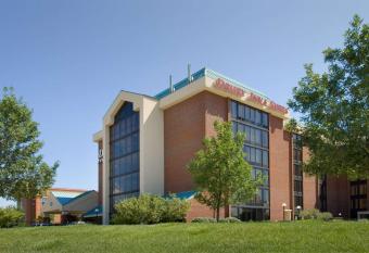 Drury Inn & Suites Columbus Dublin allows 18 year olds to book a room