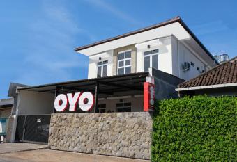 OYO 995 Alice s Homestay Syariah allows 18 year olds to book a room