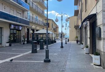 Camera via Roma has Balcony rooms