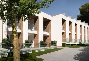 Iberflat APARTAMENTOS LOS PINOS allows 18 year olds to book a room