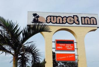 Sunset Inn- Fort Pierce, Fl has Smoking rooms