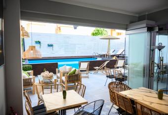 Retro luxury rooms has Balcony rooms