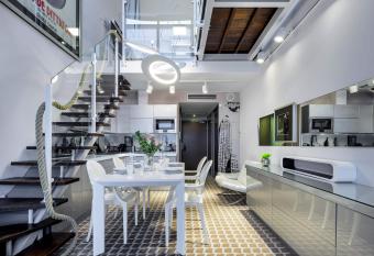 VacationClub     Marine Hotel Apartament 621 allows 18 year olds to book a room