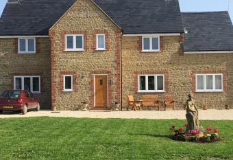 Folly Fields Farm B&B has Balcony rooms