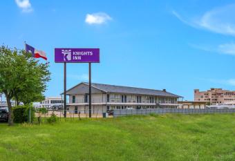 Knights Inn North Richland Hills has Smoking rooms