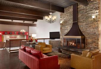 Ramada by Wyndham Spokane Airport allows 18 year olds to book a room