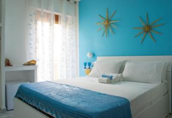 La Stella dei Venti allows 18 year olds to book a room