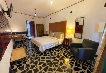 Hotel Vitorina Cholula allows 18 year olds to book a room