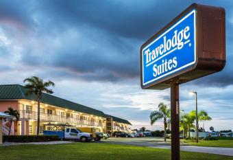 Travelodge Suites by Wyndham Lake Okeechobee has Smoking rooms
