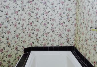 Brandywine River Hotel allows 18 year olds to book a room