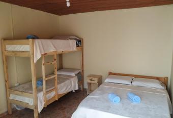 Iguazu Rey Hostal has Balcony rooms