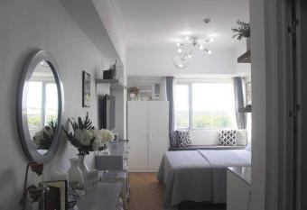 New York Suite 1 at Avida Towers Aspira allows 18 year olds to book a room