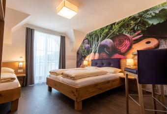 Genussgasthof Willenshofer has Balcony rooms