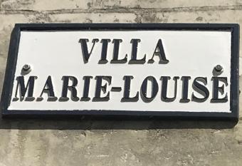 Chambre Troglodytique Villa Marie Louise allows 18 year olds to book a room