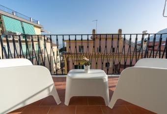 Panoramic Terrazza - Localit   Maiori allows 18 year olds to book a room