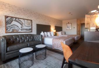 Oxford Suites Chico allows 18 year olds to book a room