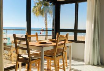 Victoria Beach Sunset Lounge allows 18 year olds to book a room