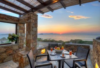 Lalari Beach Suites has Balcony rooms