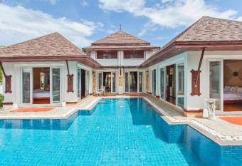 Thai style villa with very beautiful private pool has Balcony rooms