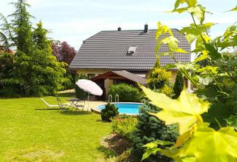 Vila Callum RELAX & WELLNESS allows 18 year olds to book a room