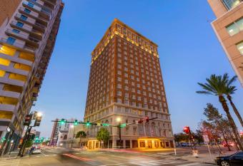 Hotel Flor Tampa Downtown, Tapestry Collection by Hilton allows 18 year olds to book a room