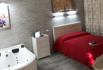 Villa Suite Deluxe allows 18 year olds to book a room