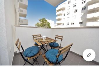 City Apartment Lana has Balcony rooms