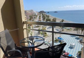 Apartamentos en Alquiler Chinasol allows 18 year olds to book a room