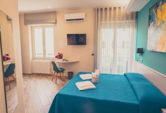 Oltre il Mare Guest House has Balcony rooms