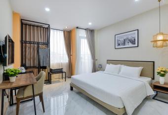 The Akoya Saigon Hotel allows 18 year olds to book a room