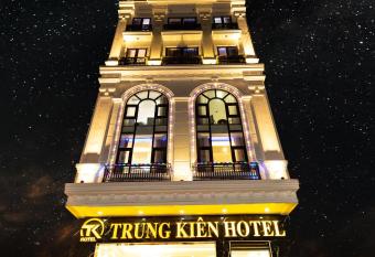 TRUNG KI  N HOTEL has Balcony rooms