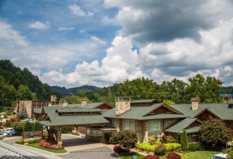 Greystone Lodge On The River has Balcony rooms