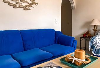 Venetia apartment has Smoking/Balcony rooms