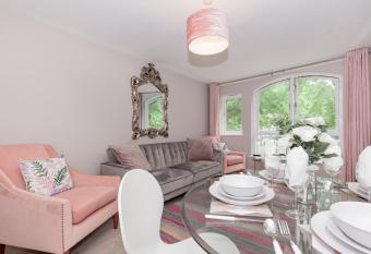 Gloucester Green Suite allows 18 year olds to book a room