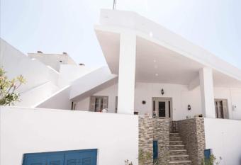 Naxian Harmony 300m from the beach allows 18 year olds to book a room