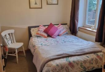 Mallard Cottage Guest House has Balcony rooms