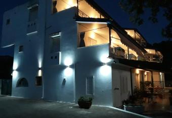 karavagelis rooms has Balcony rooms