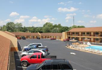 Andrew Johnson Inn has Smoking rooms