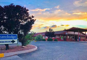 Travelodge by Wyndham Truth or Consequences has Smoking rooms