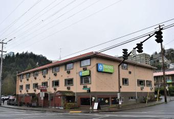 SureStay Hotel by Best Western Portland City Center has Balcony rooms