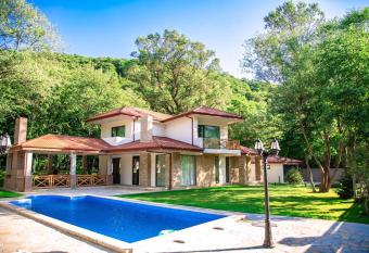 Tezami Villa has Balcony rooms