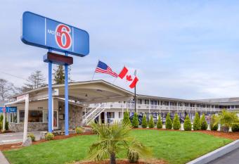 Motel 6 Salem - Expo Center allows 18 year olds to book a room