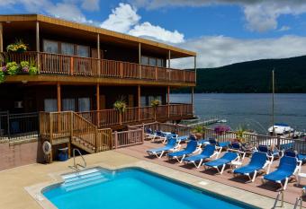 Lake Crest Inn has Balcony rooms