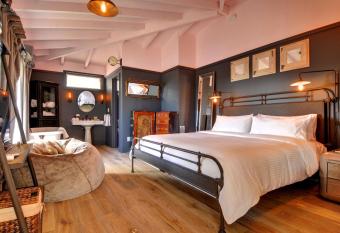 The Montauk Beach House has Balcony rooms