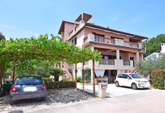 Apartmani Sole has Balcony rooms