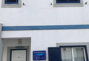 Royal Blue Ocean - Costa Vicentina allows 18 year olds to book a room